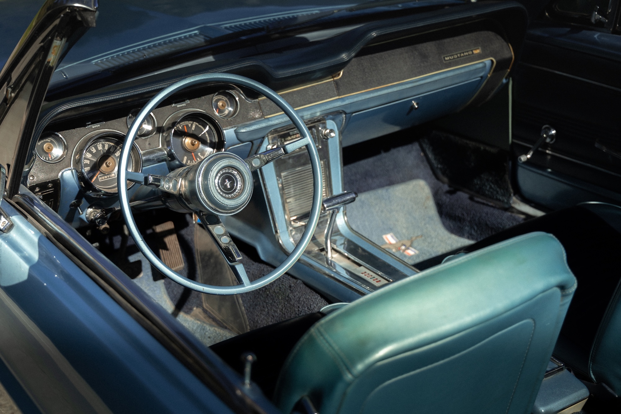 Ford Mustang - Gallery image 3