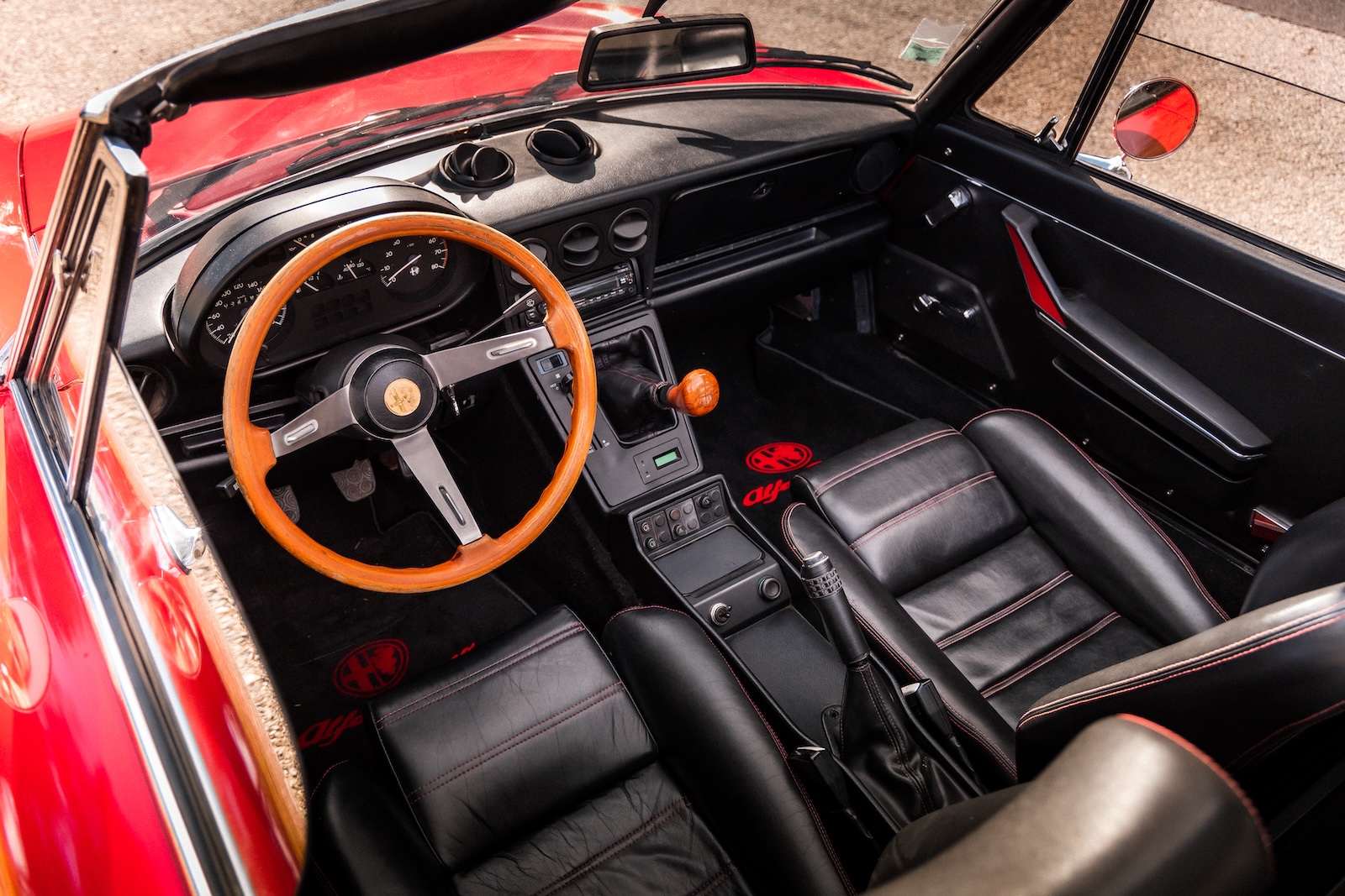 Alfa Romeo Spider 2000 - Gallery image 2