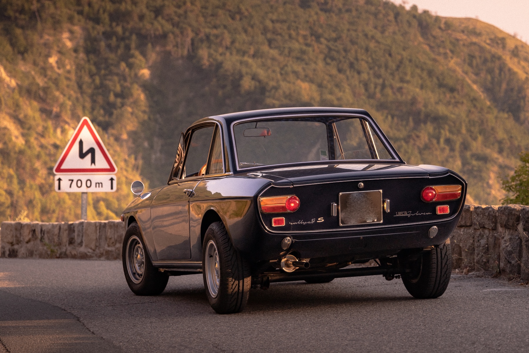 Lancia Fulvia Rallye S 1969 à louer sur la Côte d’Azur — Ride Classics (photo 2/5)