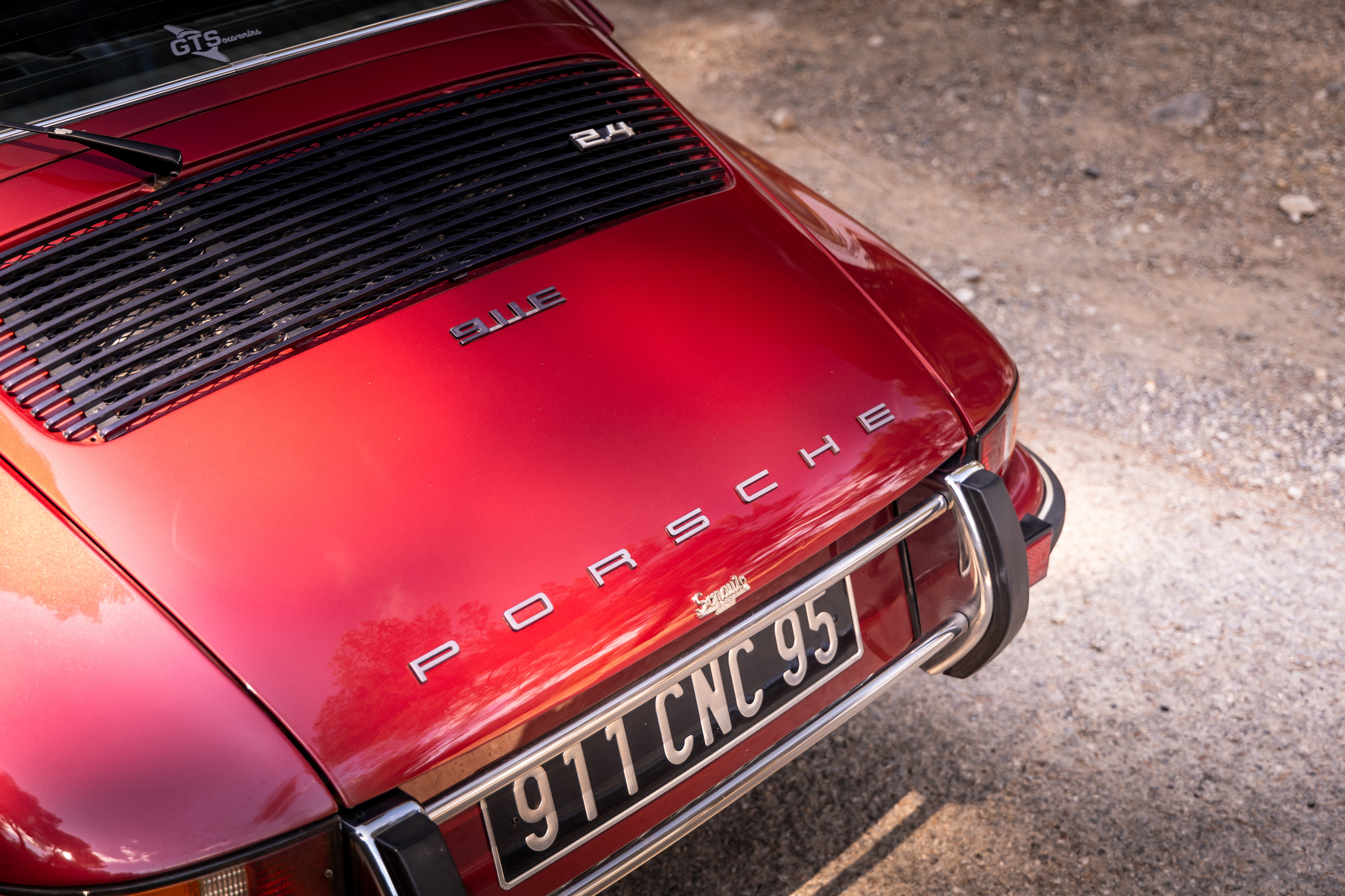 Porsche 911 2.4 1973 for rent on the French Riviera — Ride Classics (photo 3/5)