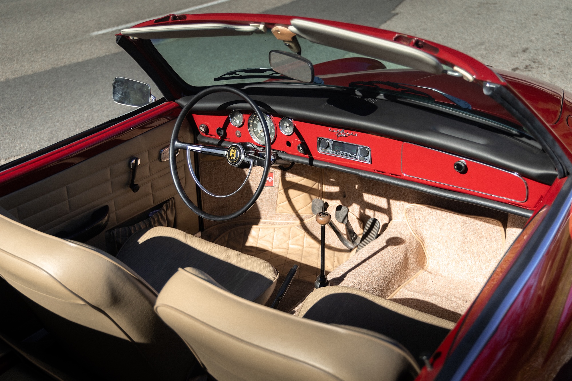 Volkswagen Karmann Ghia - Gallery image 3