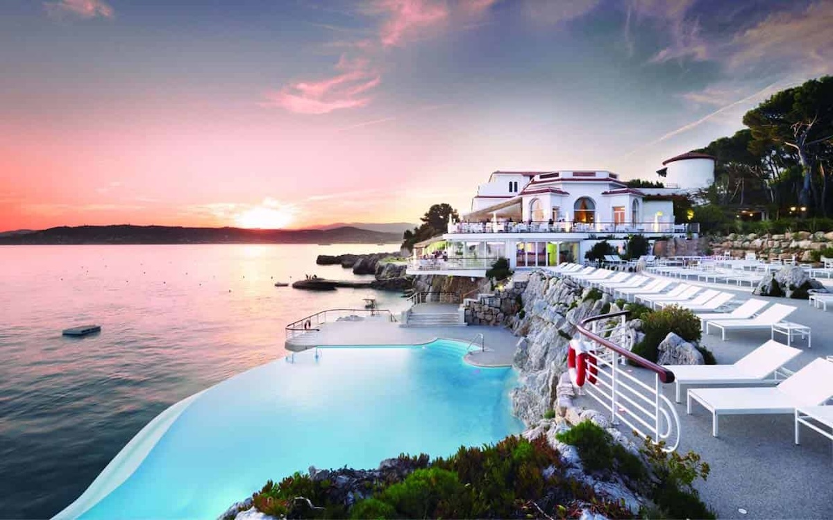 Classic car rent in Hotel Eden Roc Antibes