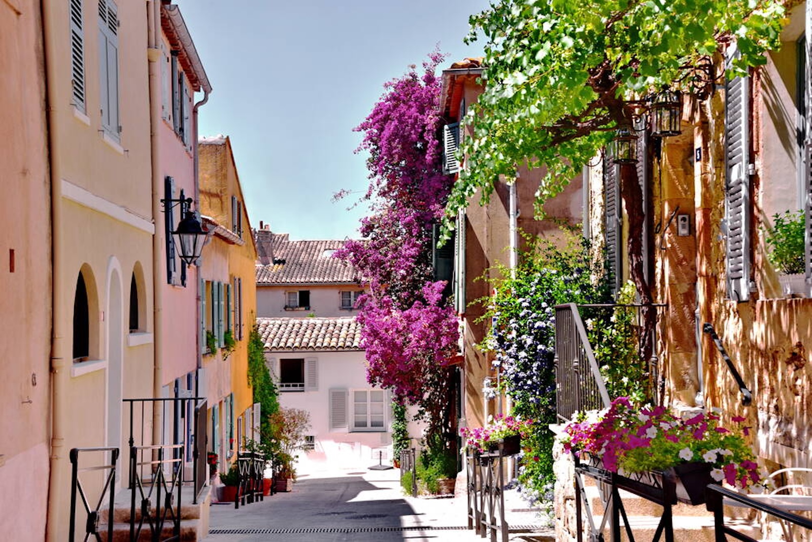 Classic car rental in Saint-Tropez